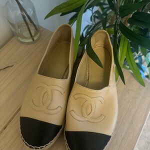 CHANEL Two-Tone Beige and Black Espadrilles